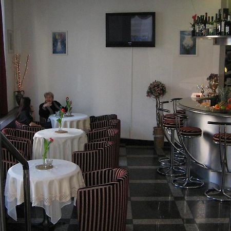 President Hotel Bratislava Luaran gambar
