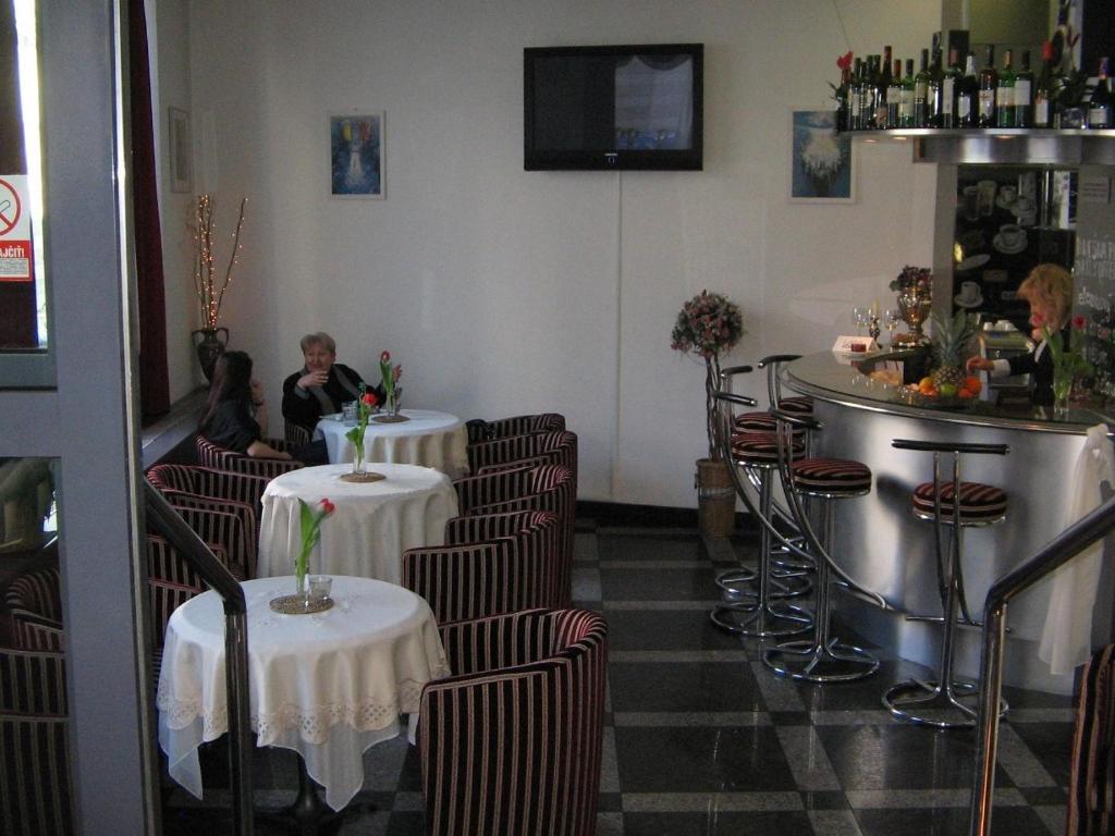 President Hotel Bratislava Luaran gambar